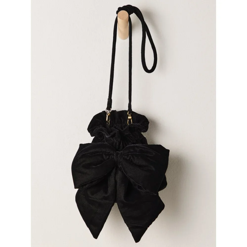 FREE PEOPLE Belle Velvet Bow Bag / Black